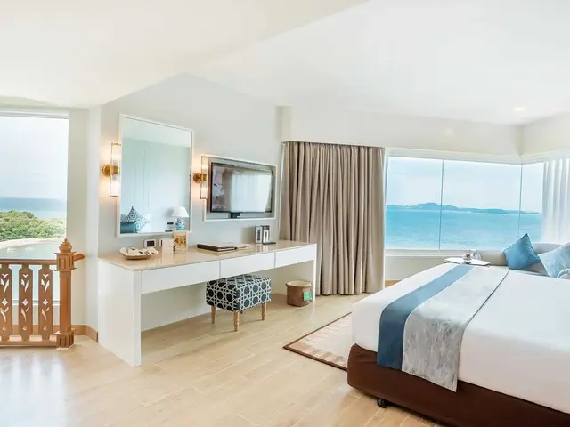 фото Royal Cliff Beach Hotel изображение №30