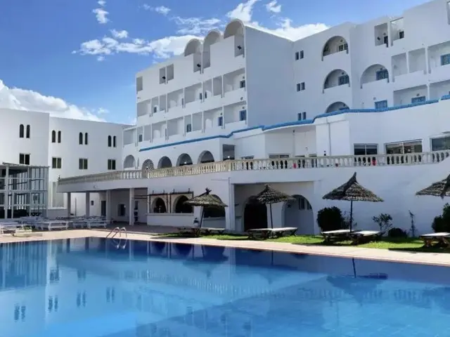 http://Best%20Beach%20(ex.%20Cosmos%20Tergui%20Club;%20Tergui%20Club)