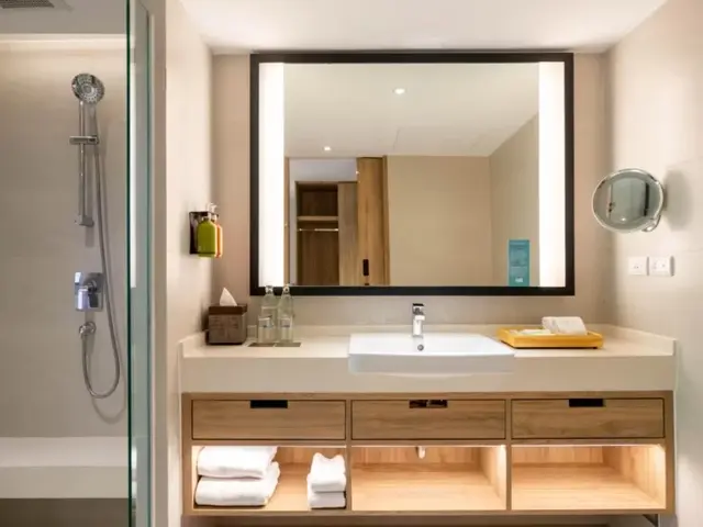 фото отеля Holiday Inn Resort Krabi Ao Nang Beach (ex. Dusit D2 Ao Nang Krabi; Vogue Resort & Spa Ao Nang) изображение №29