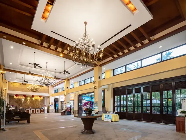 фото J Hotel (ex. Yuhai International Resort; Azure Resort) изображение №10