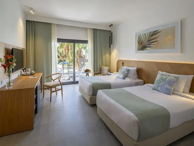 фото Amphoras Beach (ex. Shores Amphoras Resort; Otium Hotel Amphoras Sharm) изображение №10