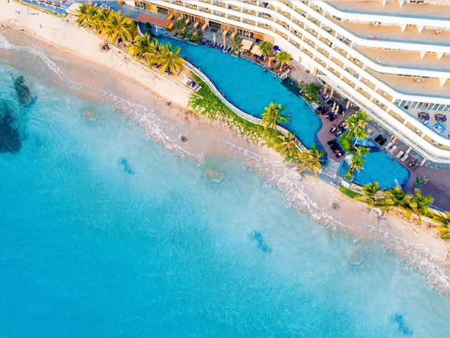 фото отеля Seashells Phu Quoc Hotel & Spa изображение №1