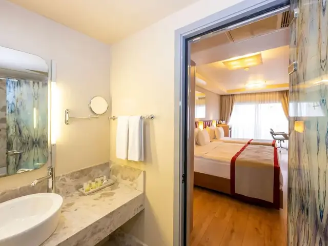 фото отеля Ramada By Wyndham Istanbul Pera (ex. The Peak Hotel) изображение №9
