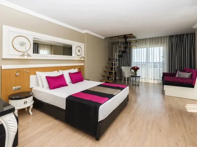 фотографии отеля Serenis изображение №3