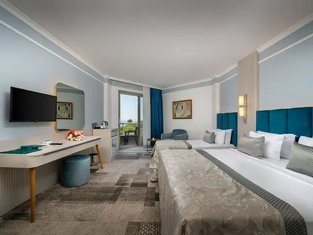 фото Pine Beach (ex. Maritim Pine Beach) изображение №18