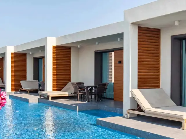 White Villas (Sea Breeze Resort)