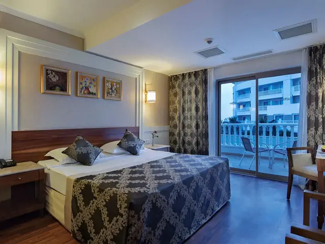 фото отеля Alba Queen изображение №9