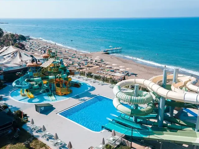 фото отеля MC Beach Resort (ex. Otium MC Beach Resort; MC Beach Park Resort Hotel & SPA) изображение №1