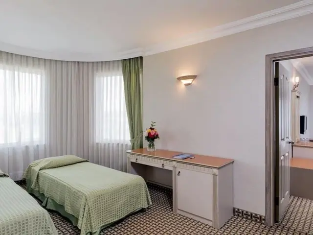 фотографии отеля Holiday Park Resort изображение №3