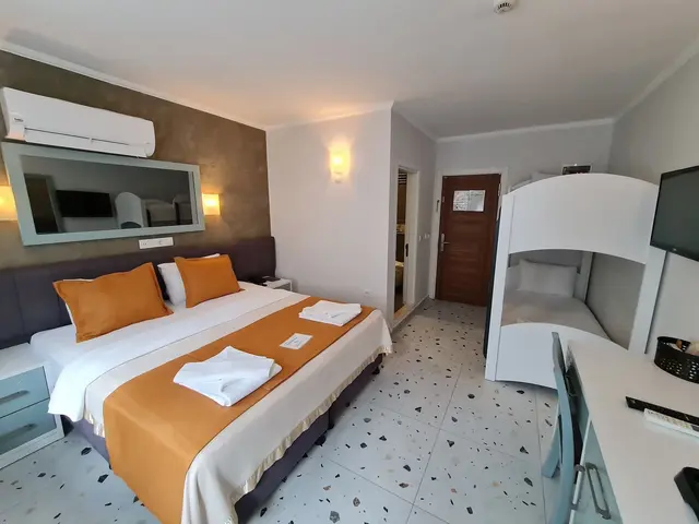 фото Tonoz Beach изображение №18