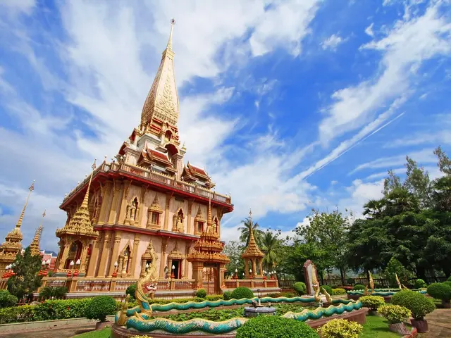 фото Baanjai Surin Beach изображение №14