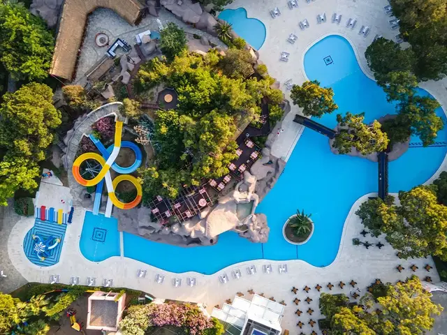 фото отеля Blue Waters Club изображение №1
