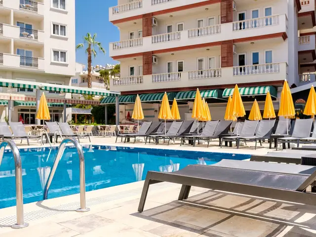 фото отеля Villa Sunflower (ex. Villa Sunflower Aparts & Suites) изображение №85