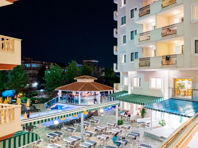 фото Villa Sunflower (ex. Villa Sunflower Aparts & Suites) изображение №82