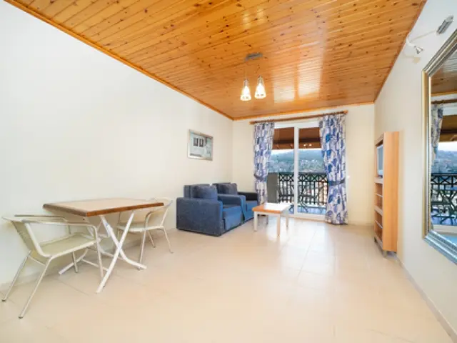 фото Villa Sunflower (ex. Villa Sunflower Aparts & Suites) изображение №74