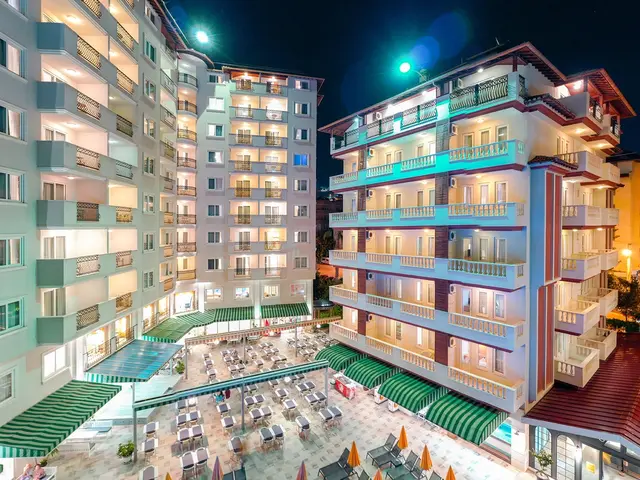 фото Villa Sunflower (ex. Villa Sunflower Aparts & Suites) изображение №38