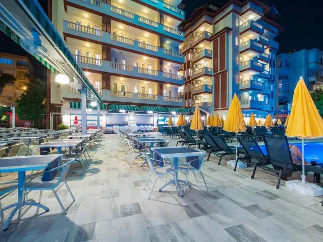 фото отеля Villa Sunflower (ex. Villa Sunflower Aparts & Suites) изображение №37