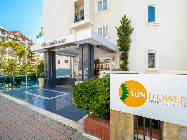 фото отеля Villa Sunflower (ex. Villa Sunflower Aparts & Suites) изображение №33