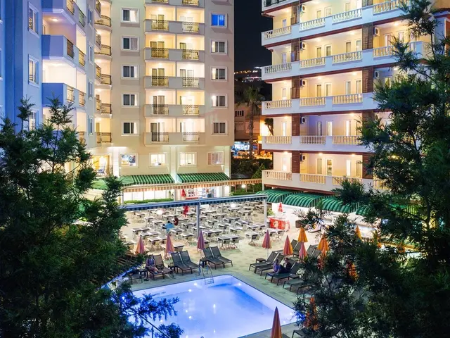 фото отеля Villa Sunflower (ex. Villa Sunflower Aparts & Suites) изображение №29