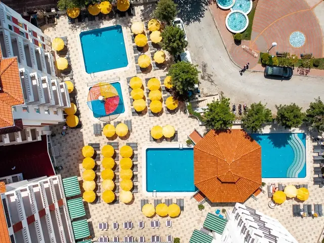 фото Villa Sunflower (ex. Villa Sunflower Aparts & Suites) изображение №26