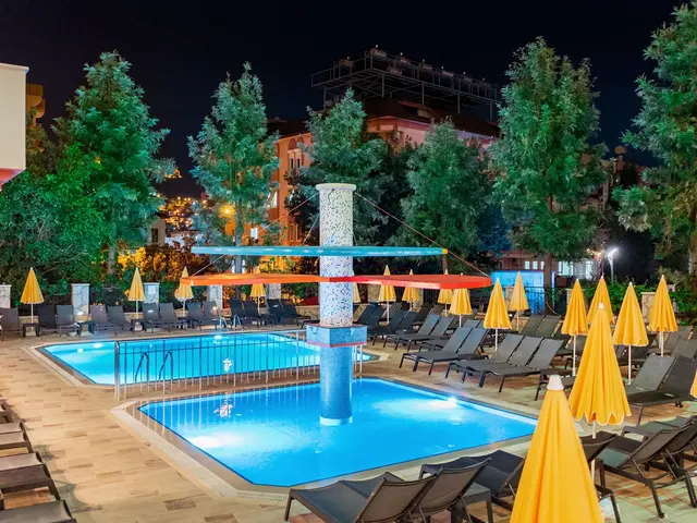 фото отеля Villa Sunflower (ex. Villa Sunflower Aparts & Suites) изображение №21