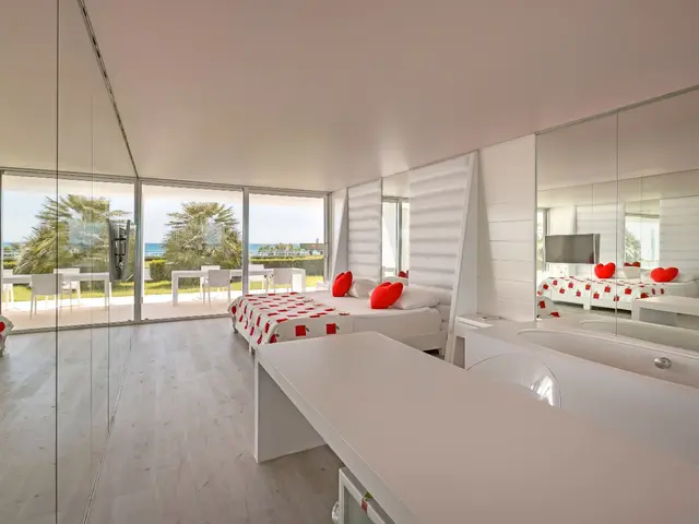 фотографии Adam & Eve изображение №12