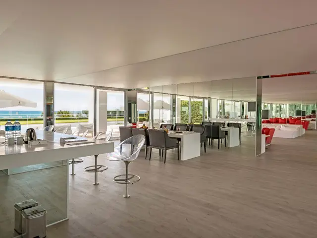 фотографии Adam & Eve изображение №8