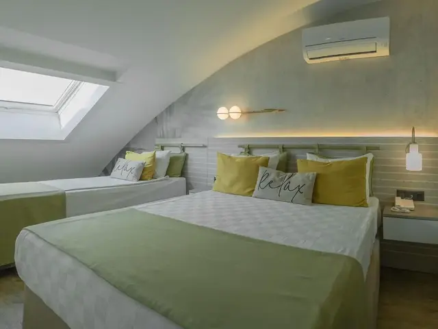 фото отеля Side Square изображение №5