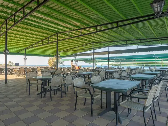 фото Throne Beach Resort & Spa (ex. Throne Nilbahir Resort & Spa) изображение №18