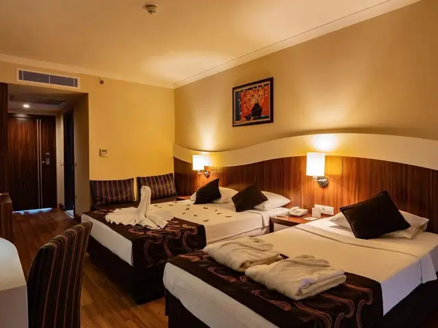 фотографии Throne Beach Resort & Spa (ex. Throne Nilbahir Resort & Spa) изображение №8