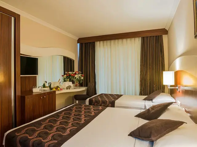 фотографии Throne Beach Resort & Spa (ex. Throne Nilbahir Resort & Spa) изображение №4