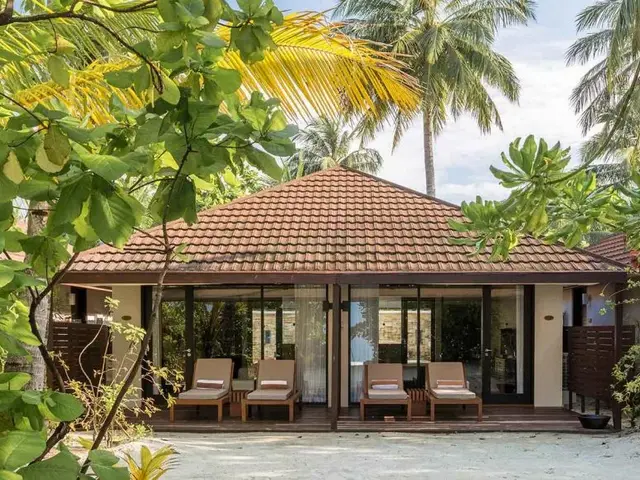 фото Lily Beach Resort & Spa изображение №6