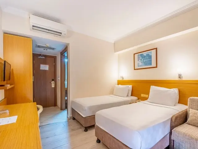 фото отеля Perdikia Beach изображение №9