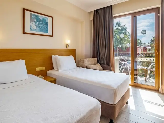 фотографии отеля Perdikia Beach изображение №7