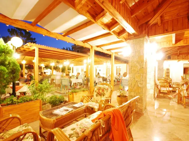 фотографии отеля Perdikia Beach изображение №3