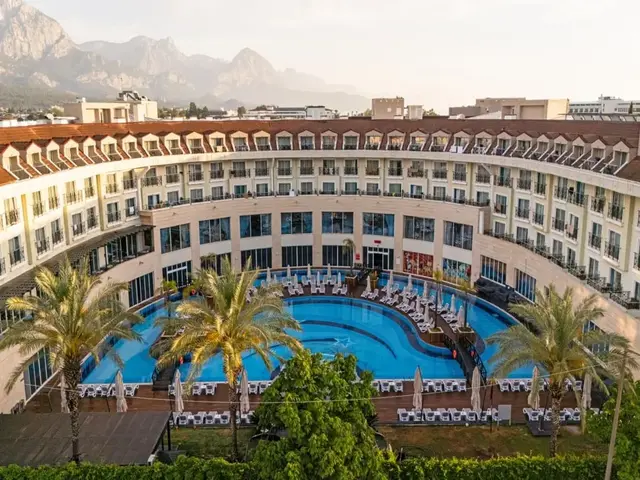 фото отеля Meder Resort изображение №1