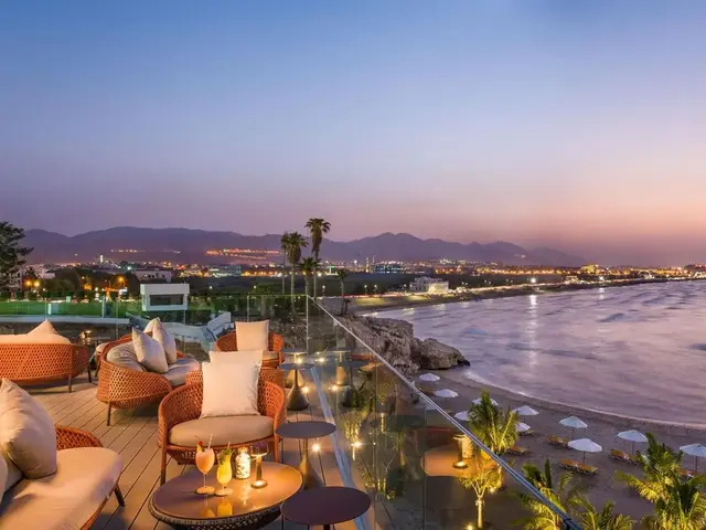 фото отеля Crowne Plaza Muscat By IHG изображение №5