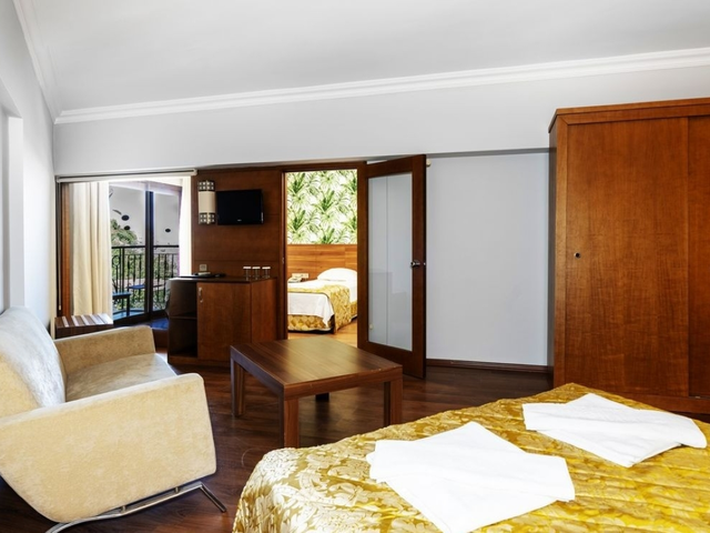 фото Meril Club изображение №2