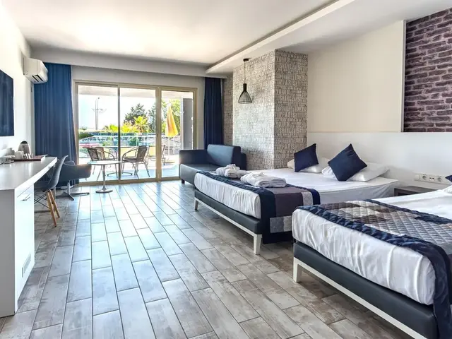 фотографии отеля White City Beach изображение №7