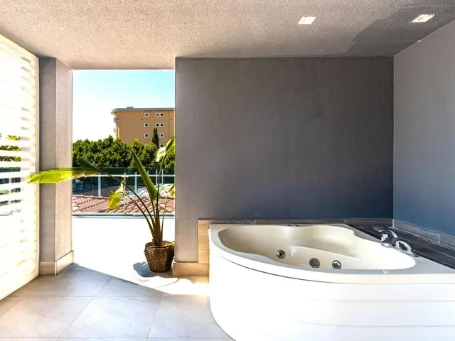 фотографии White City Beach изображение №4