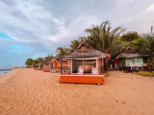 фотографии отеля Sunset Village Beach Resort изображение №3