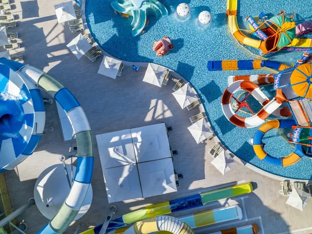 фото Rai Premium Tekirova (ex. Queen's Park Rai Premium Tekirova; Queen's Park Tekirova Resort & Spa) изображение №26