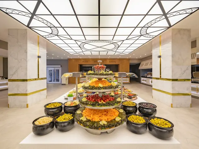 фото отеля Rai Premium Tekirova (ex. Queen's Park Rai Premium Tekirova; Queen's Park Tekirova Resort & Spa) изображение №5