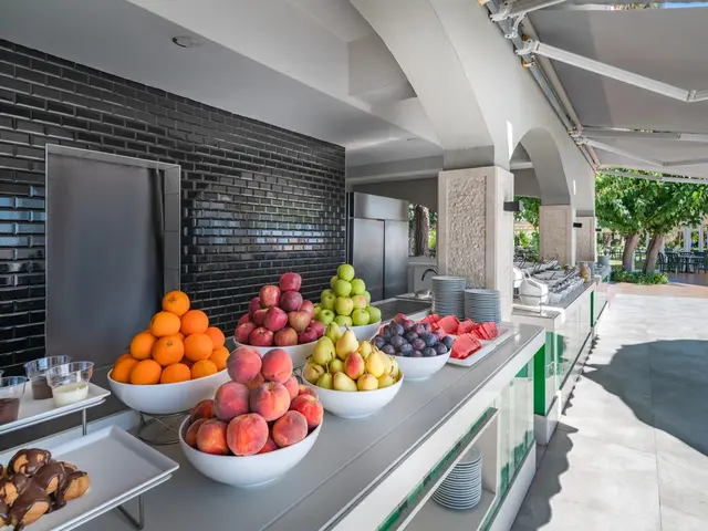 фото Rai Premium Tekirova (ex. Queen's Park Rai Premium Tekirova; Queen's Park Tekirova Resort & Spa) изображение №2