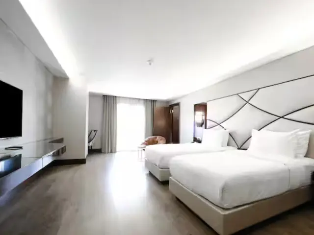 фотографии DoubleTree by Hilton Istanbul Esentepe (ex. Biz Cevahir Hotel Istanbul) изображение №4