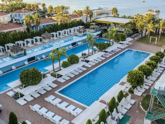 фотографии отеля Q Premium Resort изображение №7