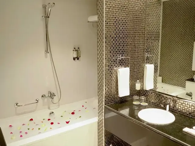 фото Signature 1 Hotel Tecom, Barsha Heights (ex. Somewhere Hotel Tecom) изображение №6