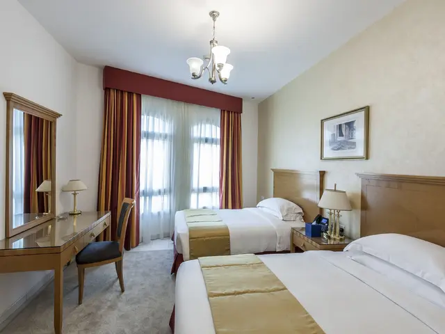 фото Swissotel Al Murooj (ex. Roda Al Murooj; Al Murooj Rotana) изображение №10