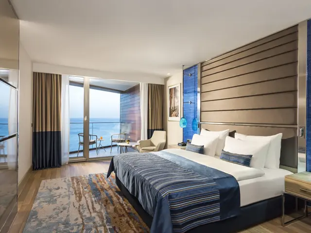 фотографии отеля Crowne Plaza Istanbul - Florya изображение №15