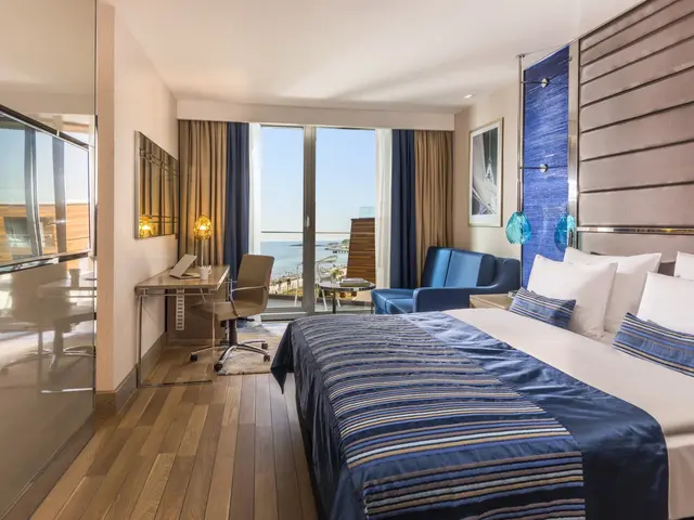 фотографии отеля Crowne Plaza Istanbul - Florya изображение №11